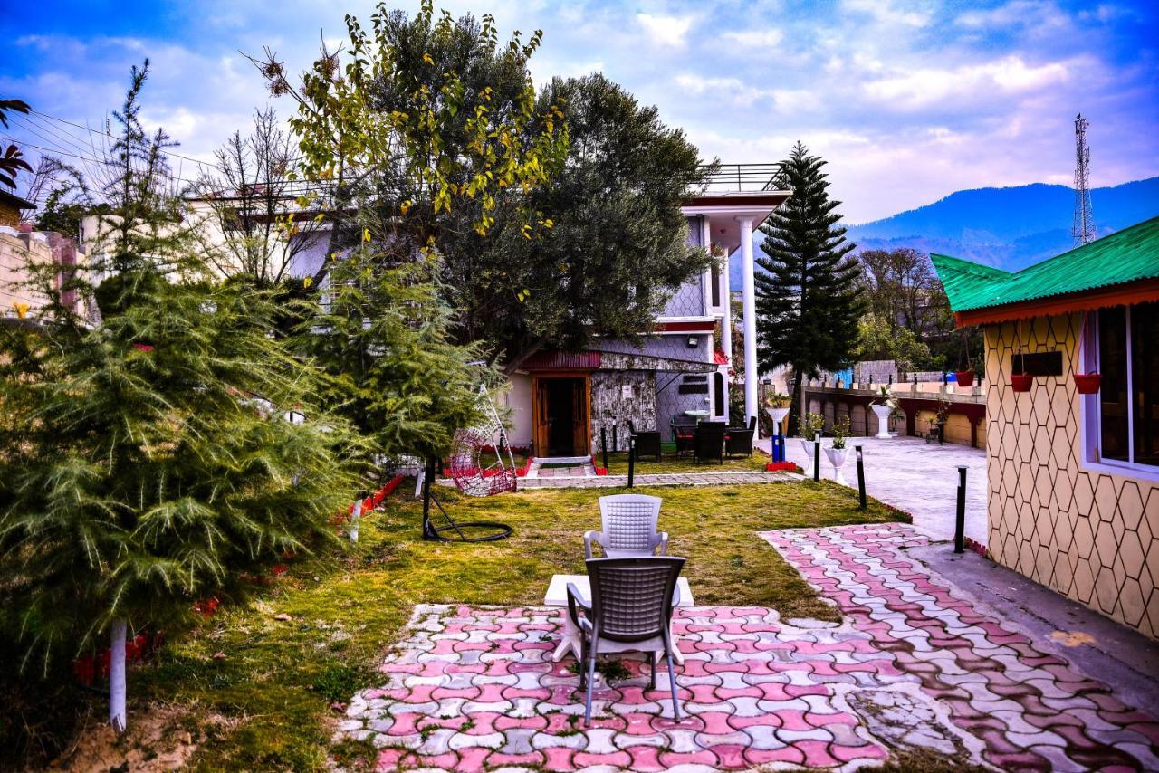 Republika Central Hotel & Resort Аботабад Екстериор снимка