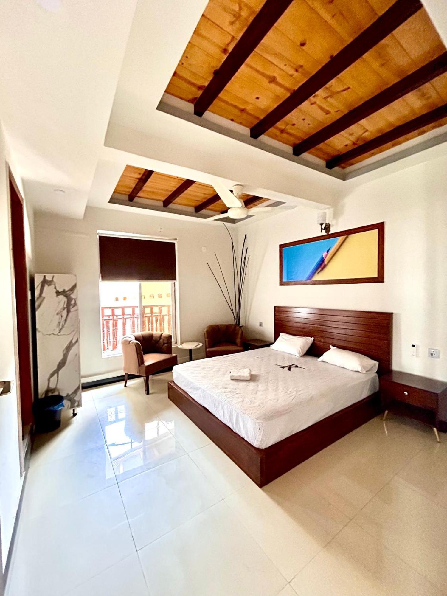 Republika Central Hotel & Resort Аботабад Екстериор снимка