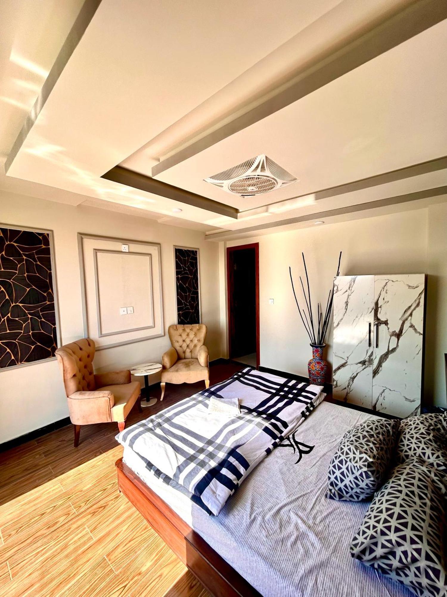 Republika Central Hotel & Resort Аботабад Екстериор снимка