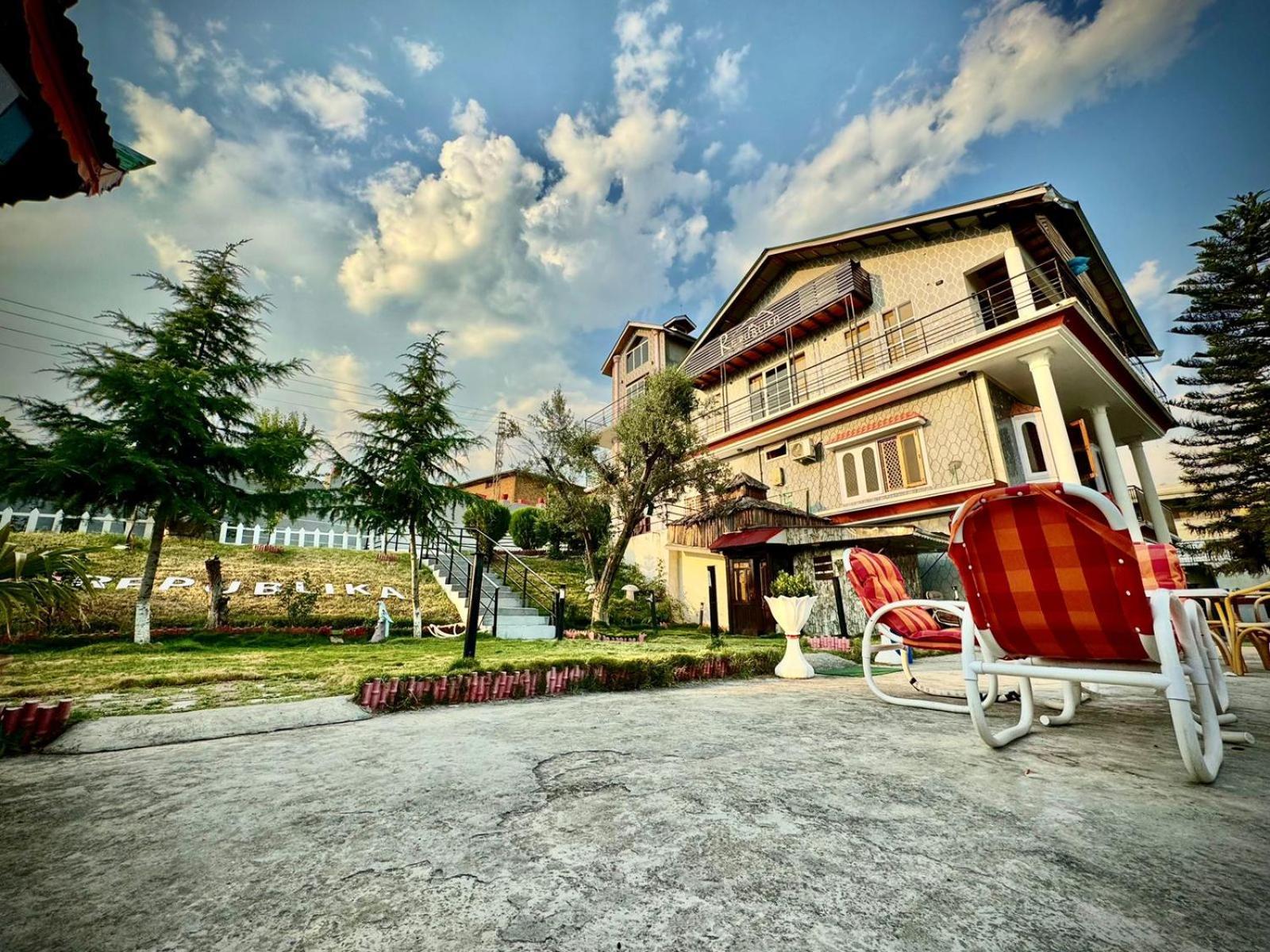 Republika Central Hotel & Resort Аботабад Екстериор снимка